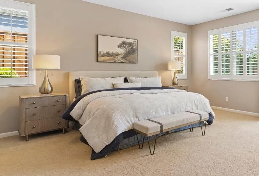 Living room after Sunny Hill Court home staging