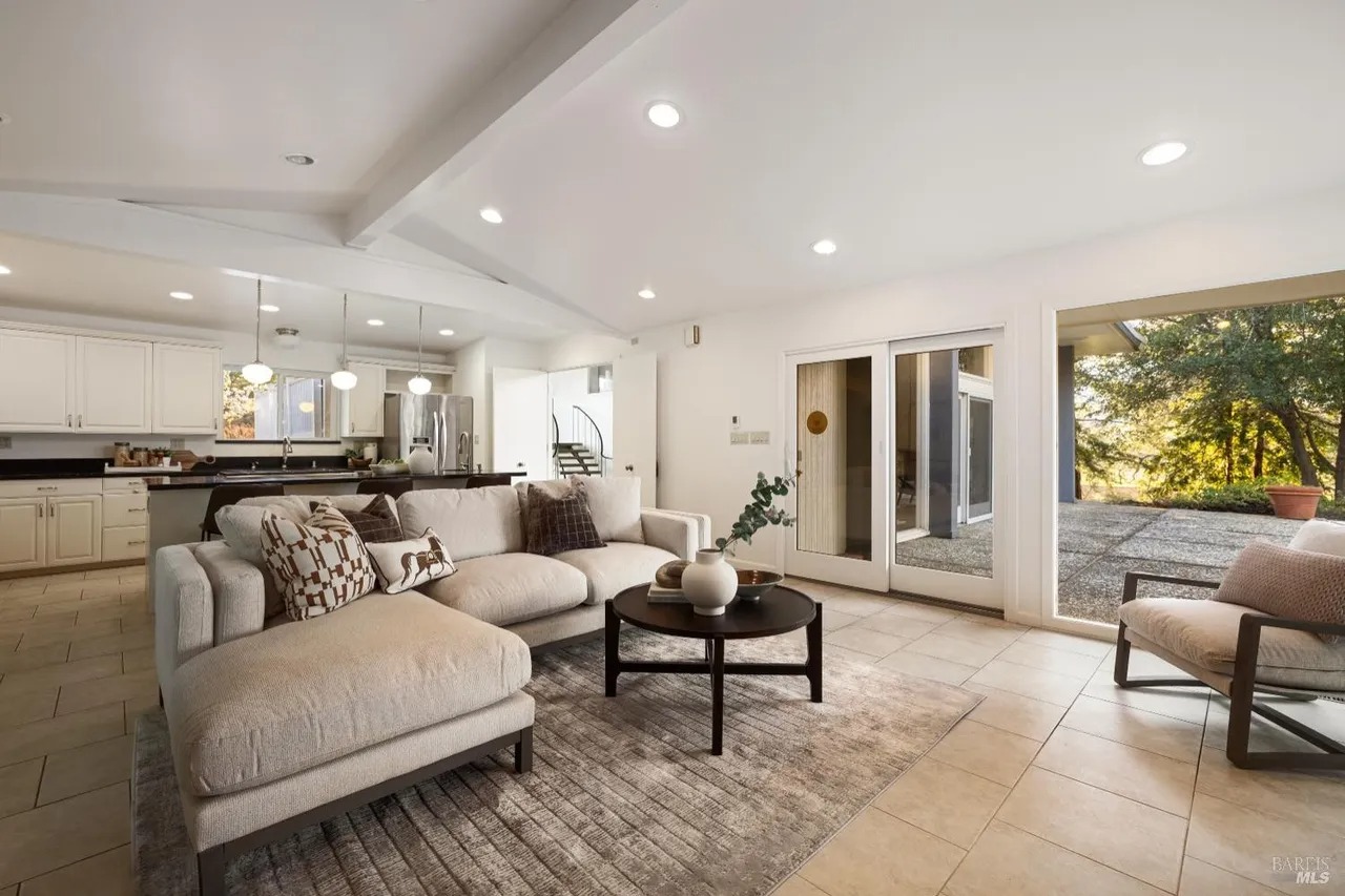 Vacaville luxury home staging - 230 Santa Cruz Court family room
