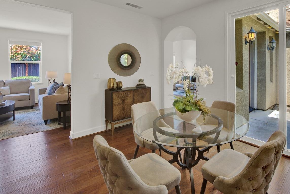 Napa Valley Luxury home staging for dining room